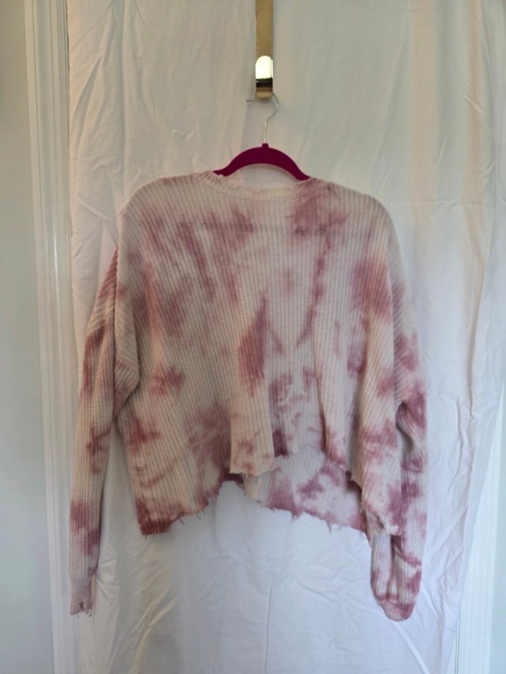 FATE Tie Dye Knit Sweater Pink White Distressed V-Neck Raw Hem Size L